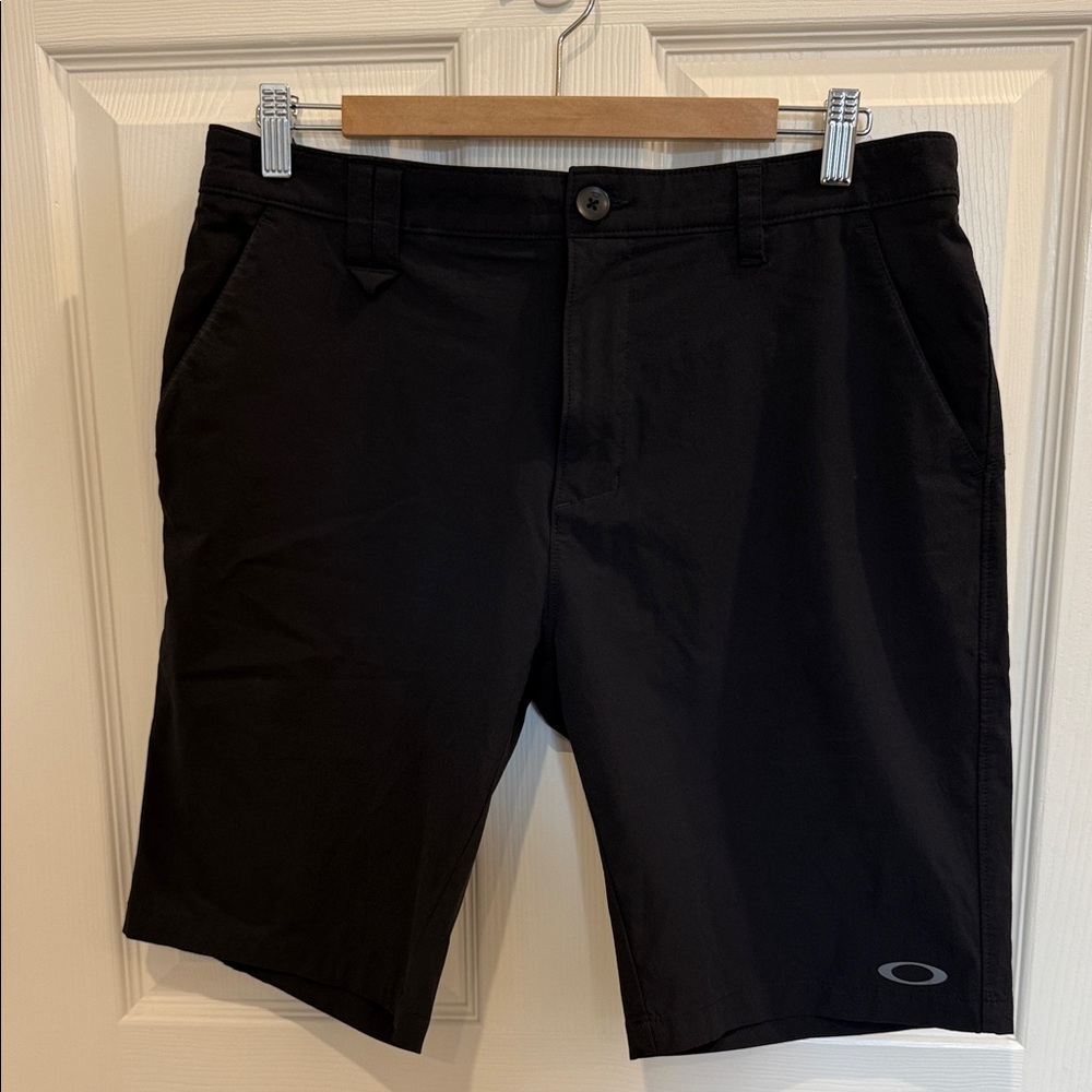 Oakley Men's Bkack Flat Front Shorts